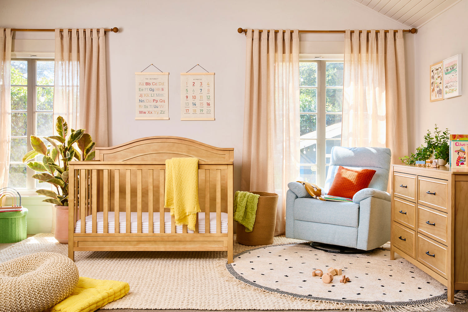 DaVinci Baby Charlie Nursery Collection: 4-in-1 Convertible Cribs & Charlies Dressers