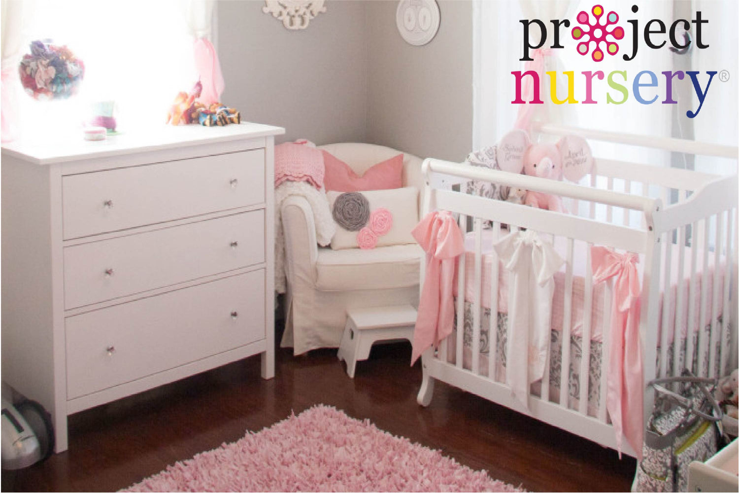 Project Nursery: DaVinci Mini Crib & 3-drawer Dresser