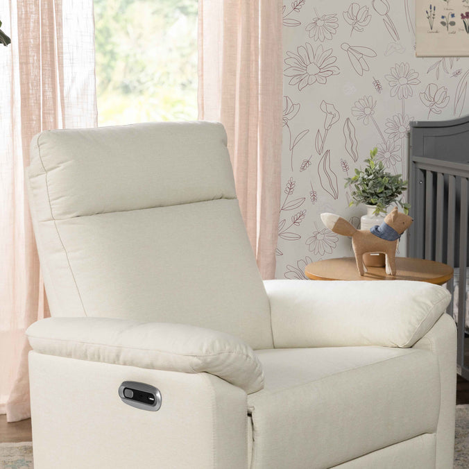 M24388VN,Suzy Electronic Swivel Recliner in Vanilla