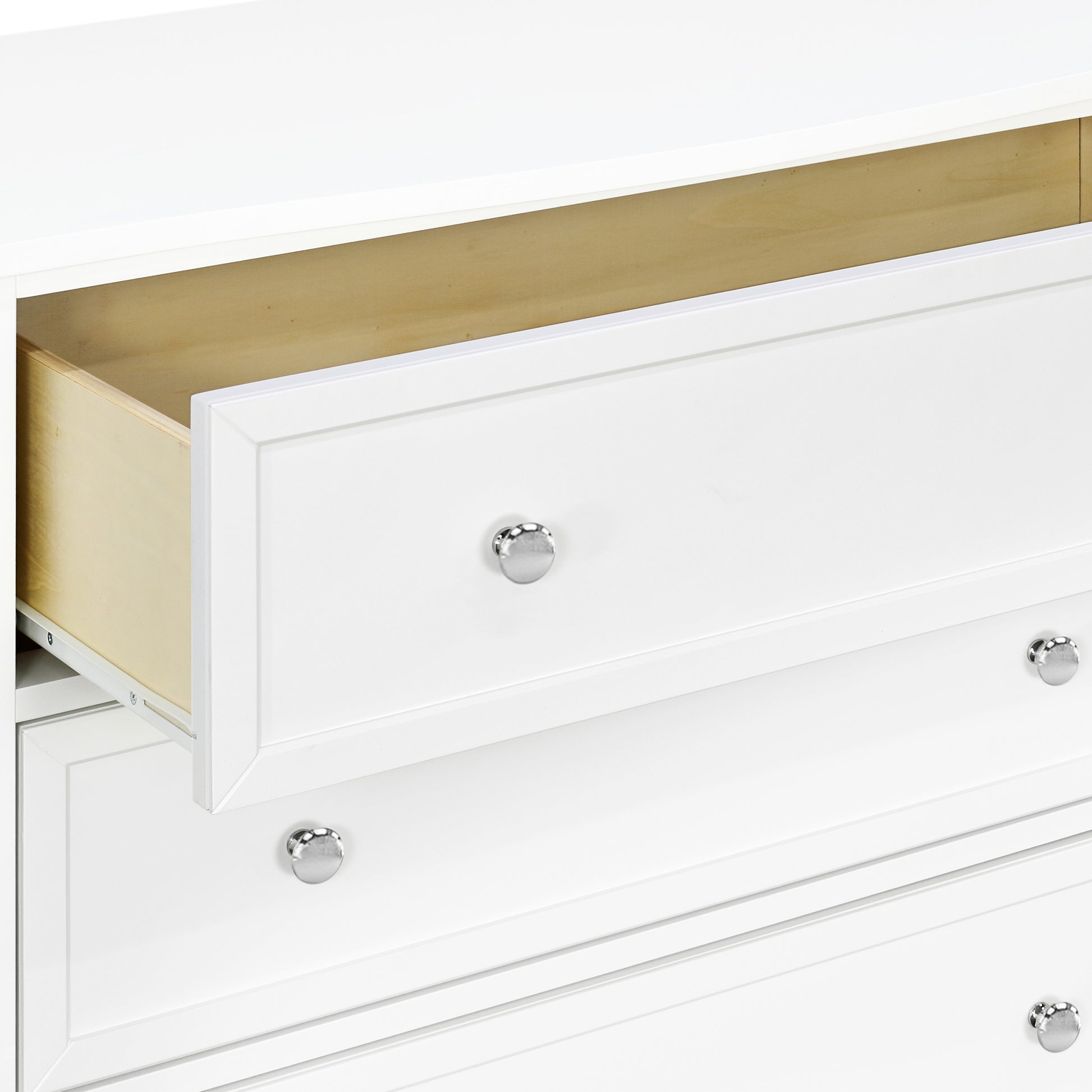 M5523W,DaVinci,Kalani 3-Drawer Dresser in White Finish