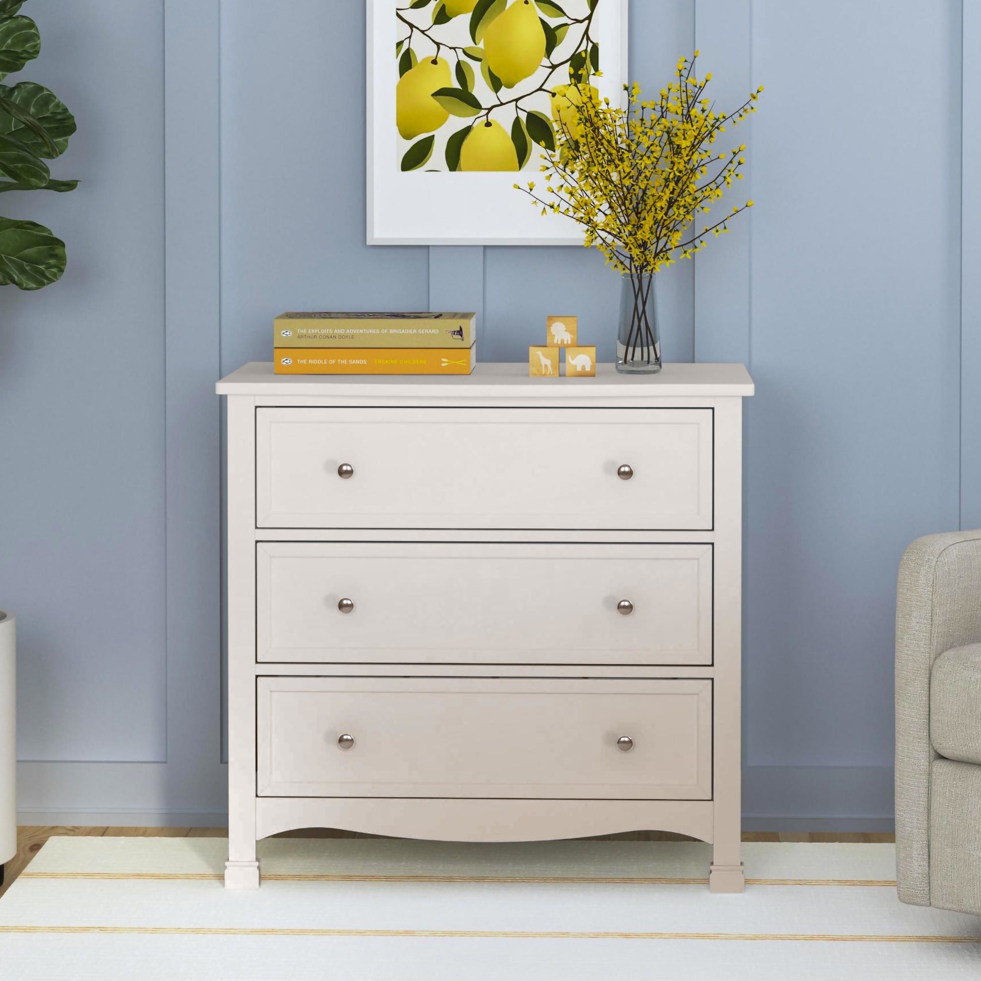 M5523W,DaVinci,Kalani 3-Drawer Dresser in White Finish