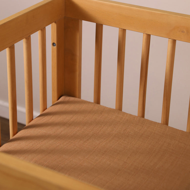 Crib Sheet in GOTS Certified Organic Muslin Cotton