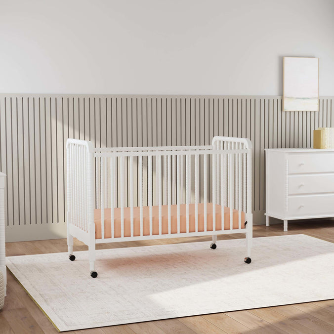 M7391W,DaVinci,Jenny Lind Stationary Crib In White Finish