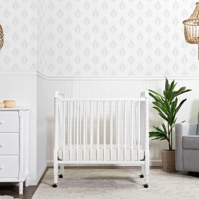 M7398W,DaVinci,Jenny Lind 3-in-1 Convertible Mini Crib in White