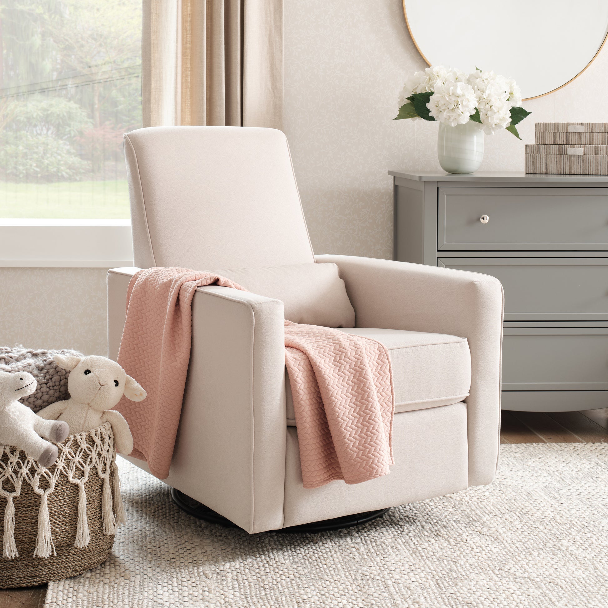 M10887CM,DaVinci,Piper Recliner in Cream Finish w/Cream Piping