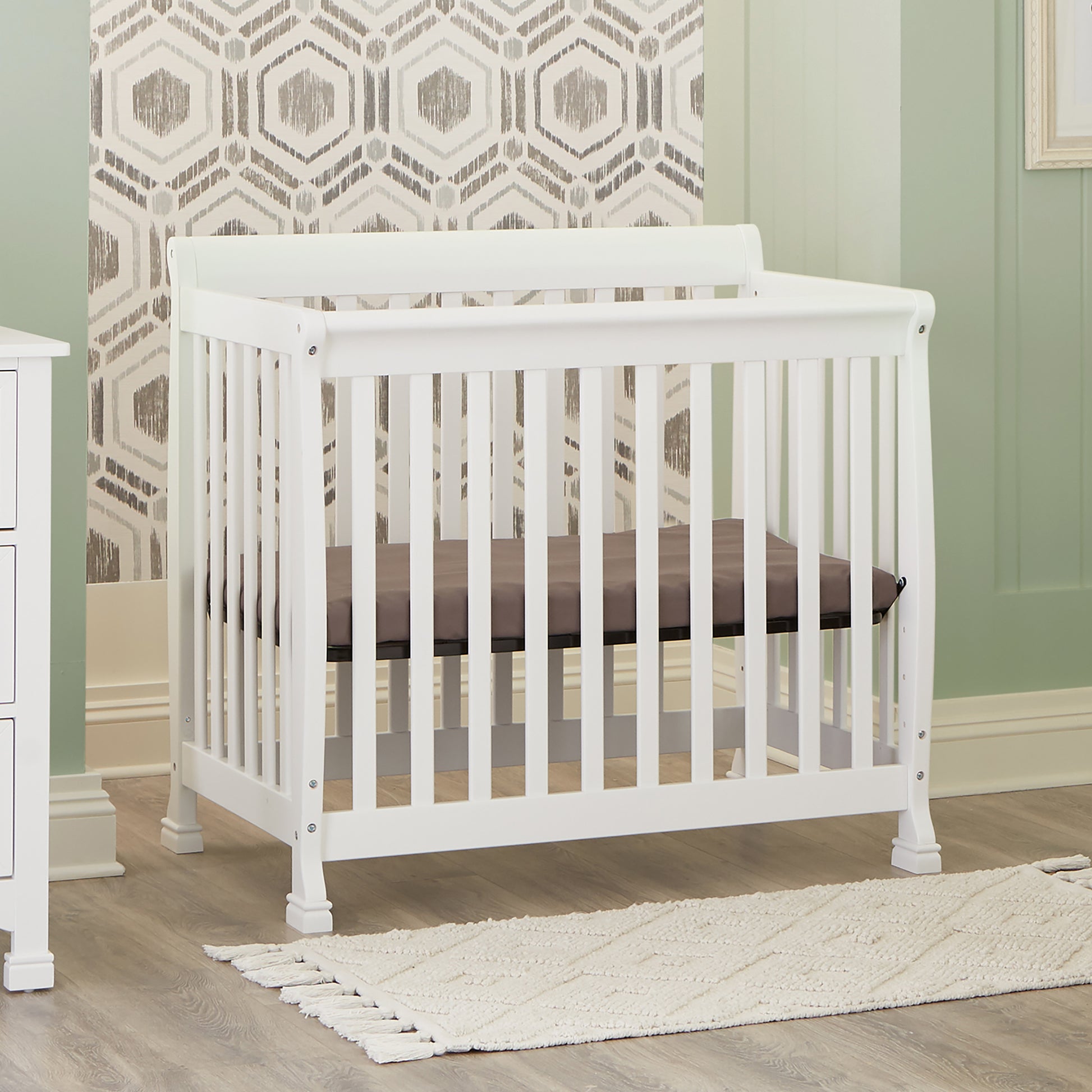 M5598W,DaVinci,Kalani 4-in-1 Convertible Mini Crib in White Finish